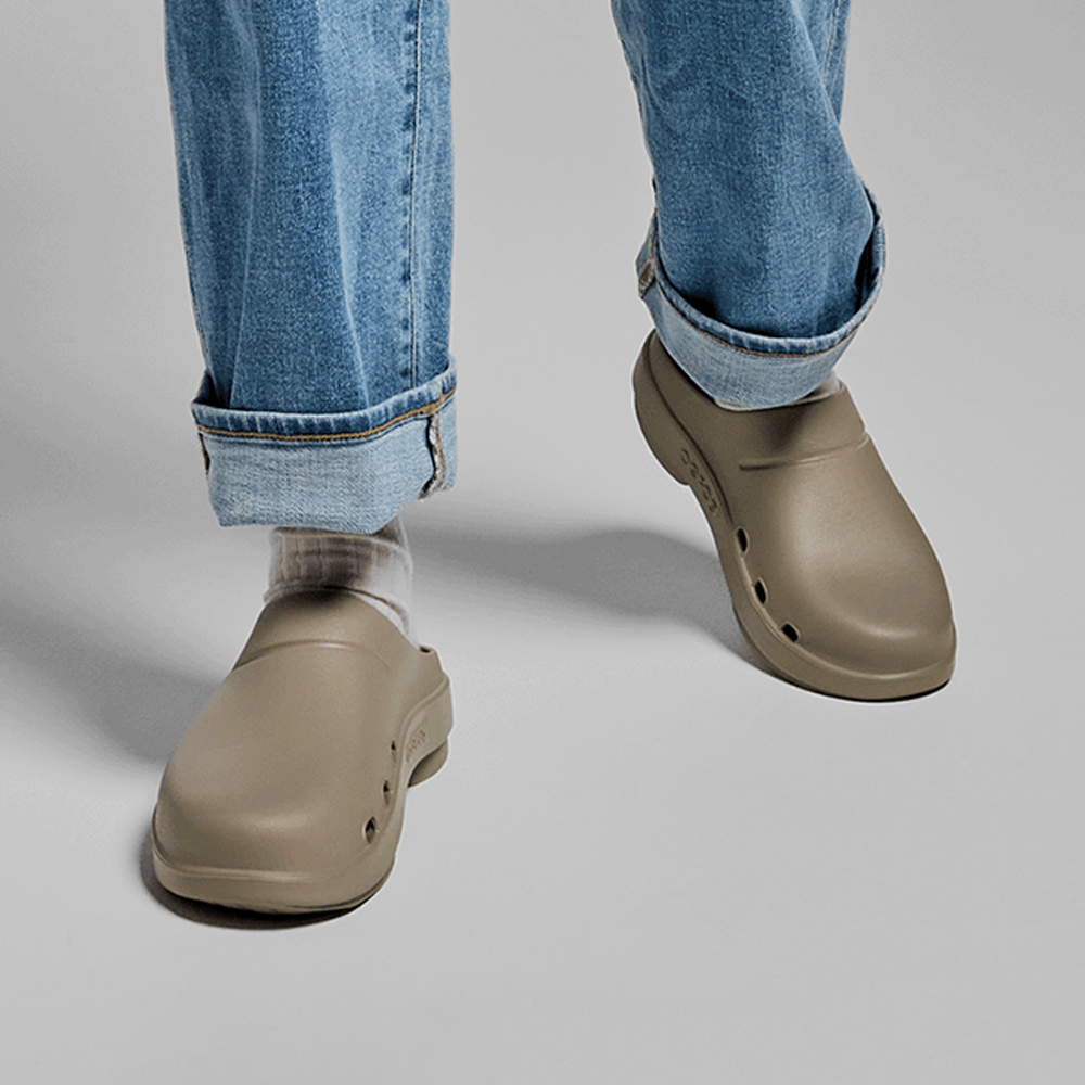 OOFOS Men's OOcloog Clog - Nomad