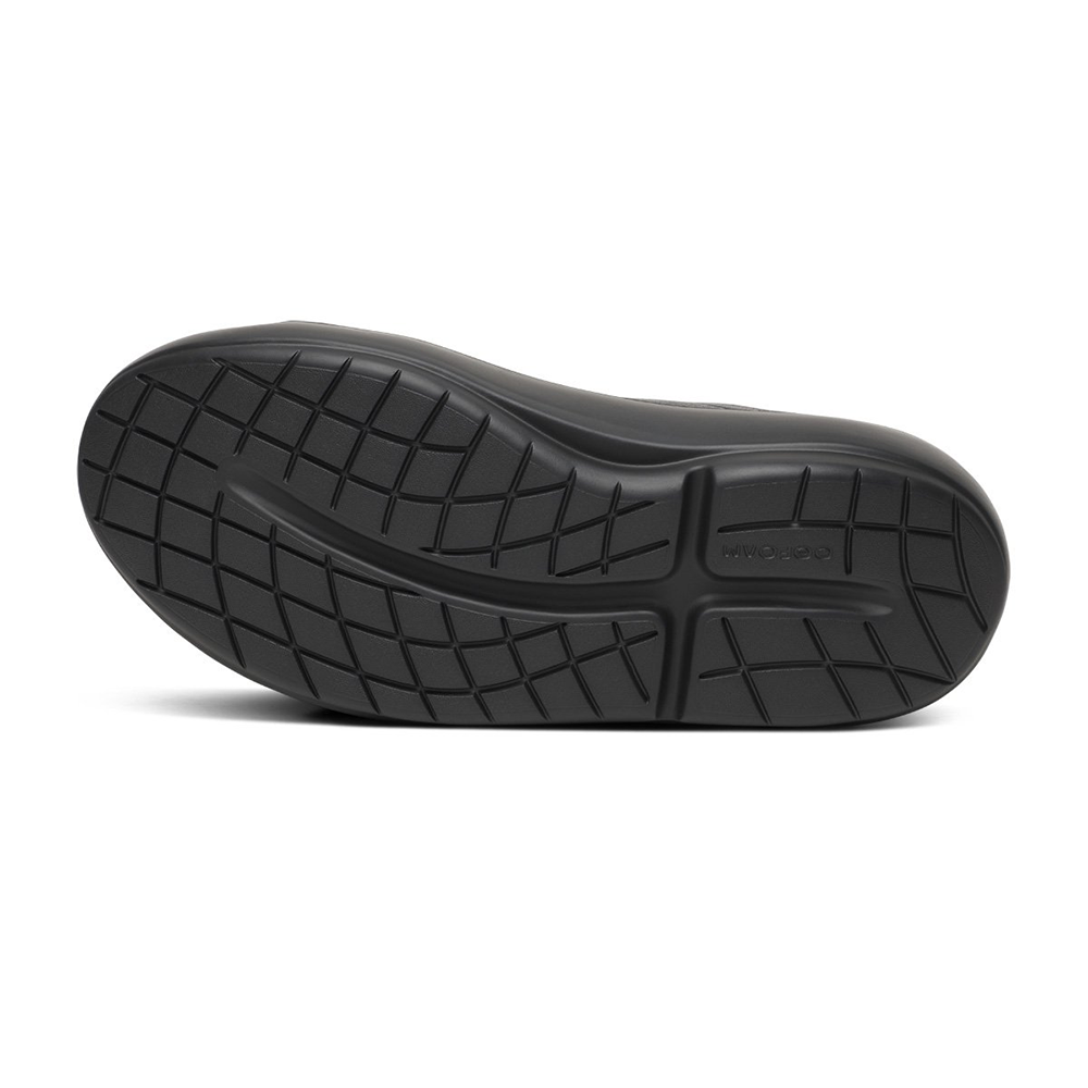 OOFOS Women's OOmg Club Plus - Black