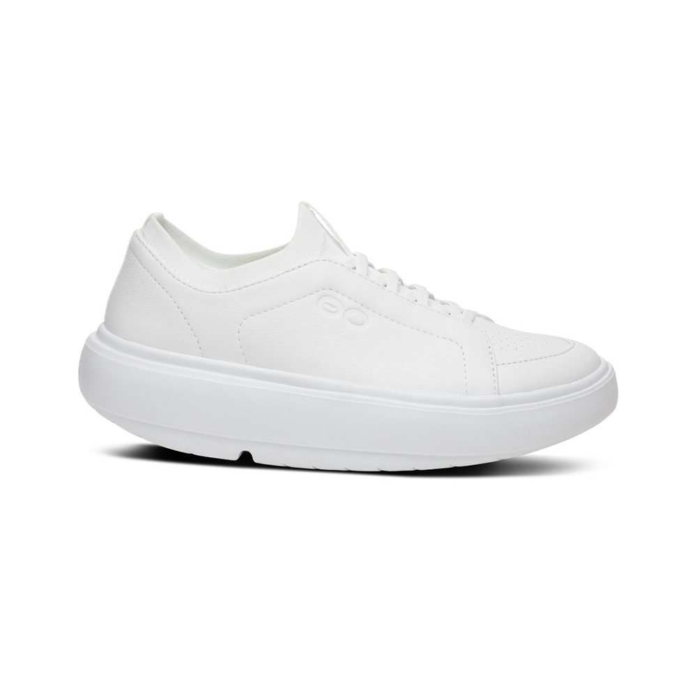 OOFOS Women's OOmg Club Plus - White