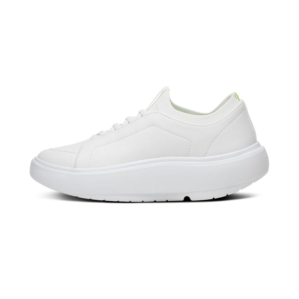 OOFOS Women's OOmg Club Plus - White
