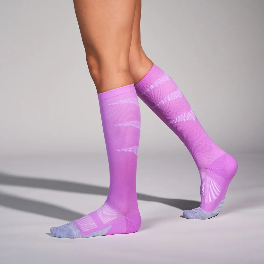 Feetures Graduated Compression Light Cushion Knee High Socks - Past Season