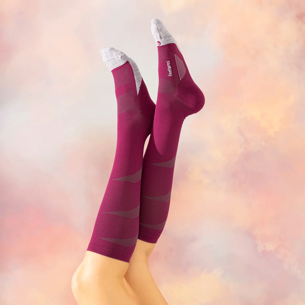 Feetures Graduated Compression Light Cushion Knee High Socks - Past Season